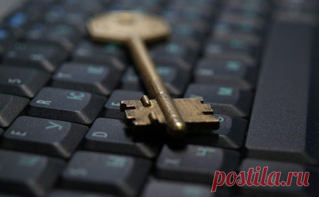 Как сменить пароль на компьютере под управлением Windows Защищённая от доступа посторонних операционная система иногда требует ответа на вопрос, как сменить пароль на компьютере. Способы как сделать это зависят, в первую очередь от операционной системы.
Отл...