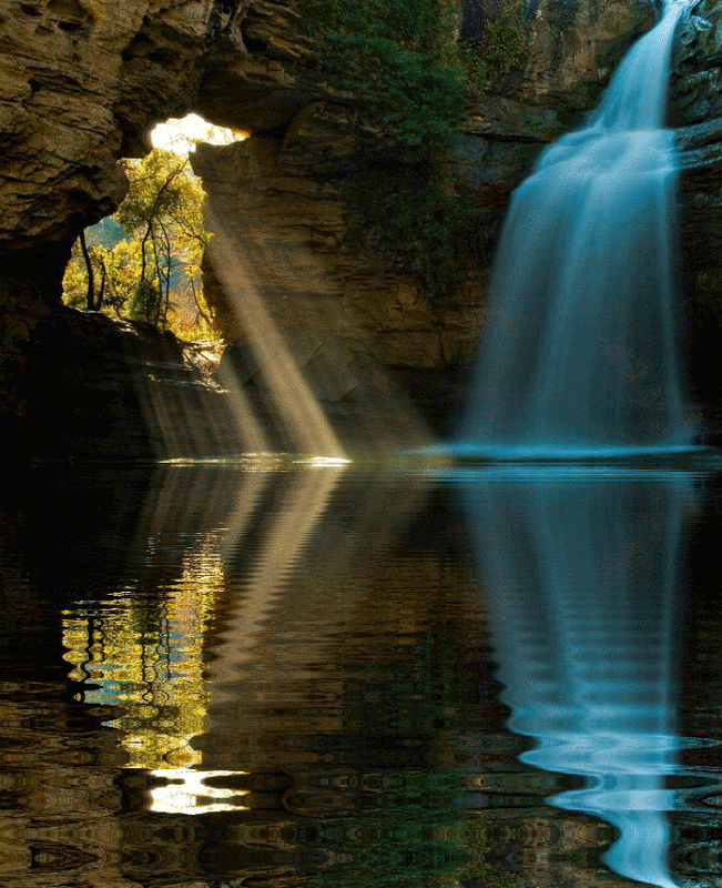 Красивые картинки гифки. Вриндаван водопады. Движущиеся водопады. Водопады мерцающие. Живая природа водопады.