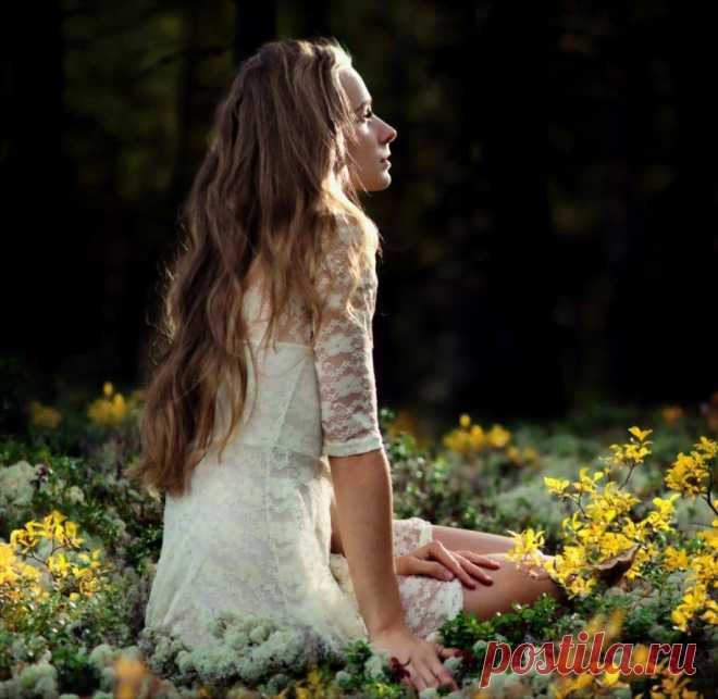A white flower grows in quietness.-
 Rumi