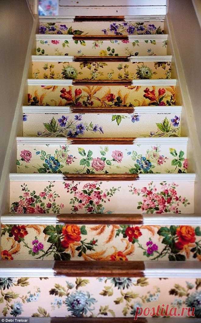 Poppytalk: Weekend Project | Wallpapered Stairs