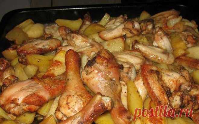 Картофель с куриным мясом в духовке на ужин