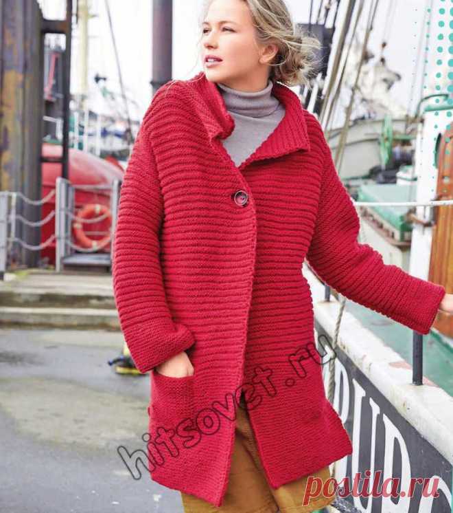 Пальто спицами - Хитсовет Пальто спицами. Модная модель на весну женского пальто с бесплатным описанием вязания для начинающих рукодельниц. Вам потребуется: 950 (1100, 1250) грамм красной пряжи Schachenmayr Trachtenwolle