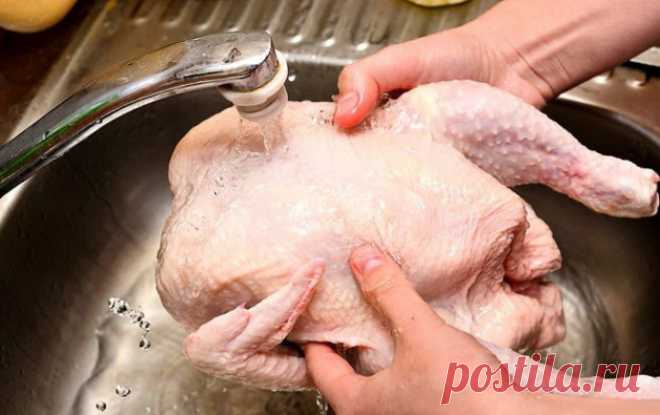 3 простых способа очистить магазинную курицу от гормонов и антибиотиков Вы едите курицу только фермерского производства или приобретаете обычную, магазинную? Если вам не важно, кто вырастил птицу, вы рискуете подорвать свое здоровье.