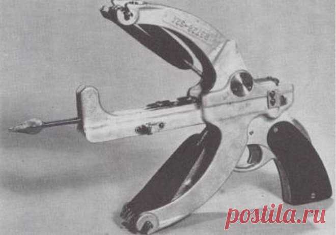 Боевой арбалет Little Joe (США) Во второй половине 1942 года американское Управление стратегических служб, отвечавшее за проведение секретных операций, начало разработку перспективных образцов бесшумного стрелкового оружия. Рассматр…