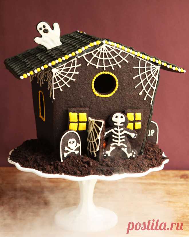 How To Make a Haunted Cookie House For Halloween Who says Christmas is the only holiday that gets a cookie house?