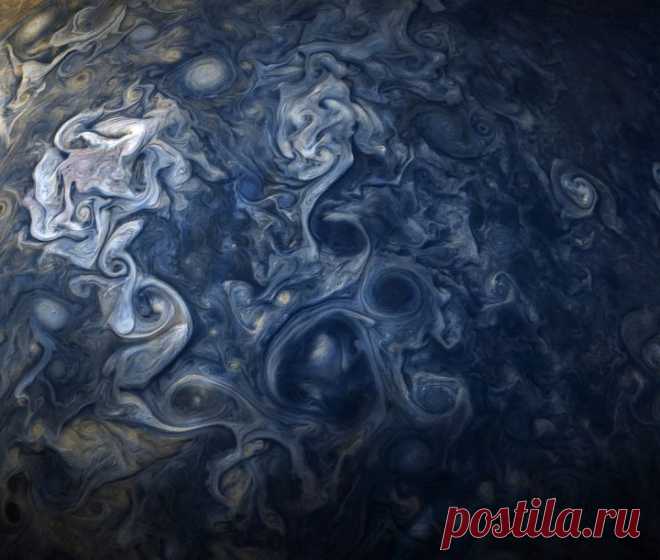 NASA показало необычные облака на Юпитере - Новости Общества - Новости Mail.Ru