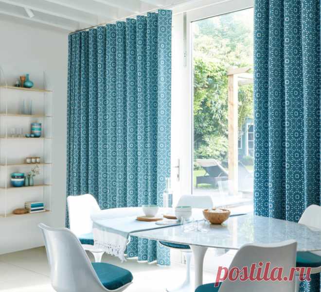 Голубые шторы в интерьере: 70+ современных вариантов, красивые фото идеи
