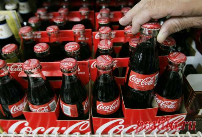 Coca Cola под микроскопом: факты, которые поставят точку в вопросе пить или не пить 

В 2006 году в Турции впервые в мире против Coca-Cola начали судебное разбирательство по поводу состава напитка. На этикетке обычно пишут, что в Кока-колу входит сахар, фосфорная кислота, кофеин, кар…