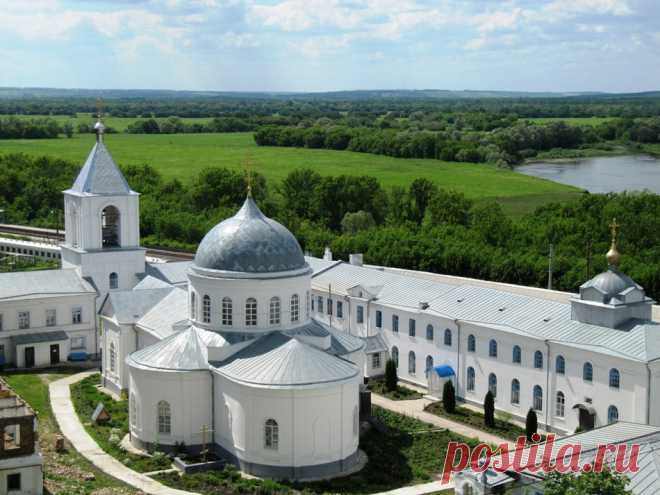 Списки действующих мужских и женских монастырей в России. Самые красивые, древние и известные монастыри в России
