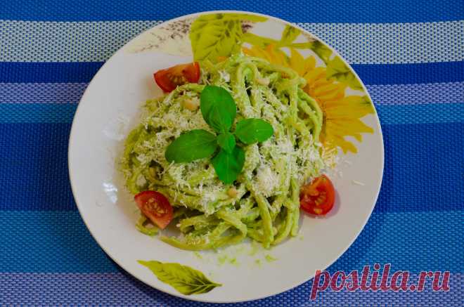 Итальянская паста linguini с авторским соусом песто