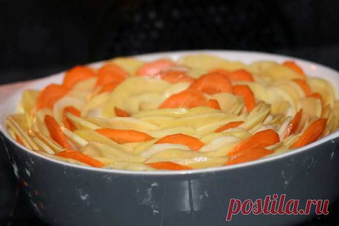 Картофель, запеченый с морковью