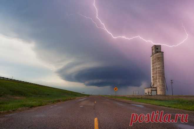 Он обездил почти 50 000 миль, чтобы сфотографировать самые жуткие бури | | Picturetoday