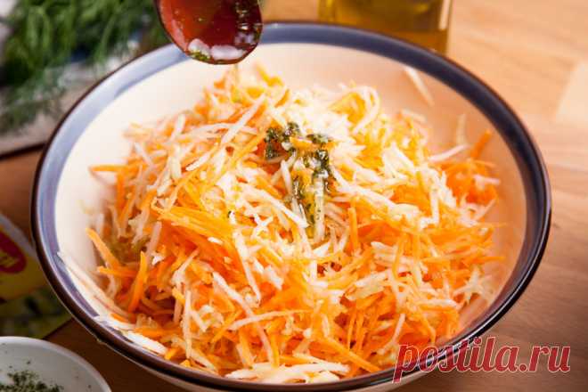 Хрустящий салат с овощами и пряными травами - пошаговый рецепт с фото - как приготовить, ингредиенты, состав, время приготовления - Леди Mail.Ru