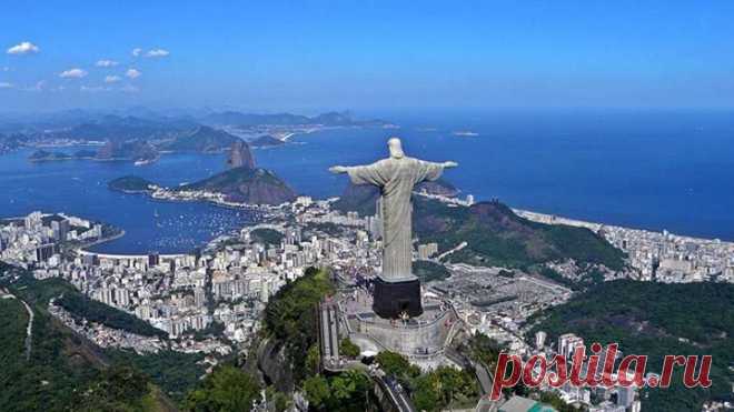 СТАТУЯ ХРИСТА В РИО-ДЕ-ЖАНЕЙРО.
 Статуя Христа-Искупителя расположена на вершине горы Корковаду в Рио-де-Жанейро и является одним из самых узнаваемых символов Бразилии и города. Она была установлена в 1931 году. Постройка статуи велась девять лет, а все ее детали изготавливались во Франции. В итоге статую изготовили из железобетона. Высота монумента — 38 м, размах рук — 28 м. Вес — 1145 тонн. В 2007 году статую Христа-Искупителя включили в список новых семи чудес света.