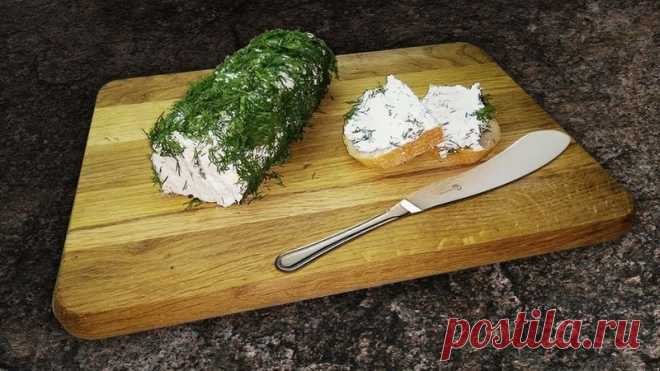 Мягкий сливочный сыр из замороженного кефира и зелени — идеальная быстрая закуска