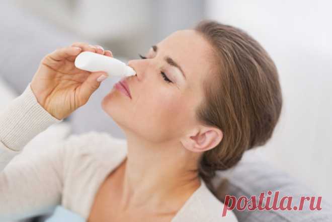 Как вылечить насморк и снова начать нормально дышать носом Захлюпали носом, потому что насморк — частый симптом простуды, а вы как раз простудились? Не поверите, но в этом случае лечение сводится исключительно к облегчению проявлений вирусного заболевания. Даём подробную инструкцию о том, что делать, в зависимости от степени заложенности вашего носа.