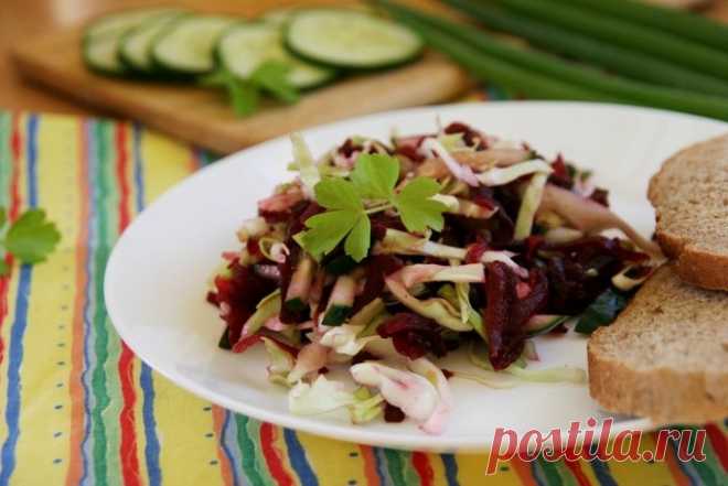 Постный салат с капустой, свеклой и свежими огурцами, рецепт