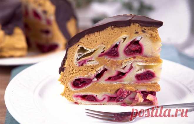Торт «Медовые соты». В этом торте соединятся мясистые вишни, тягучая сгущенка и ароматный шоколад. Все ради того, чтобы вам было сладко, вкусно и красиво!