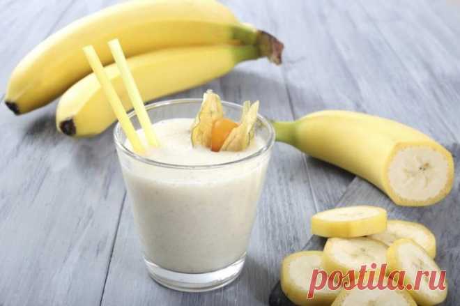 Бананы от кашля: 3 лечебных рецепта Бананы - это не только вкусное лакомство. Из них можно приготовить эффективное средство от кашля.В составе мякоти банана содержатся множество полезные веществ: бета-каротин, пектин, витамины В1, В2, В...