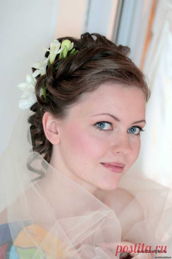 Свадебные прически и макияж, свадебный стилист и фотограф Дария Привезенцева
