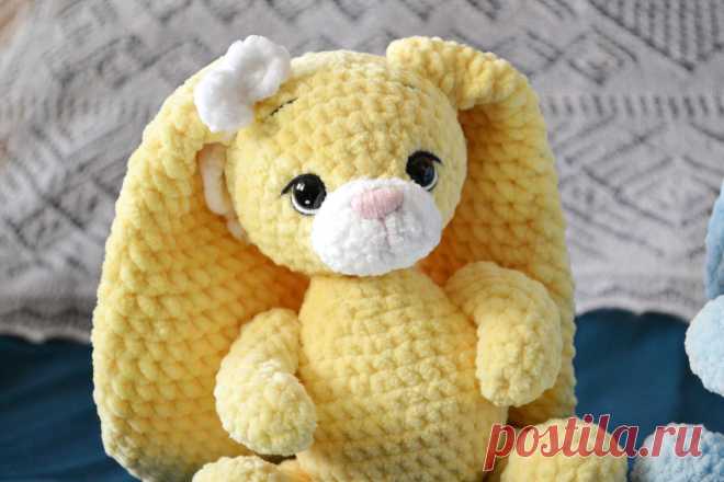 PDF Зайчонок Хлоя крючком. FREE crochet pattern; Аmigurumi animal patterns. Амигуруми схемы и описания на русском. Вязаные игрушки и поделки своими руками #amimore - заяц из плюшевой пряжи, плюшевый зайчик, кролик, зайчонок, зайка, крольчонок.