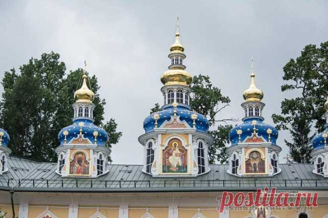 Монастыри и храмы. Свято-Успенский Псково-Печерский монастырь