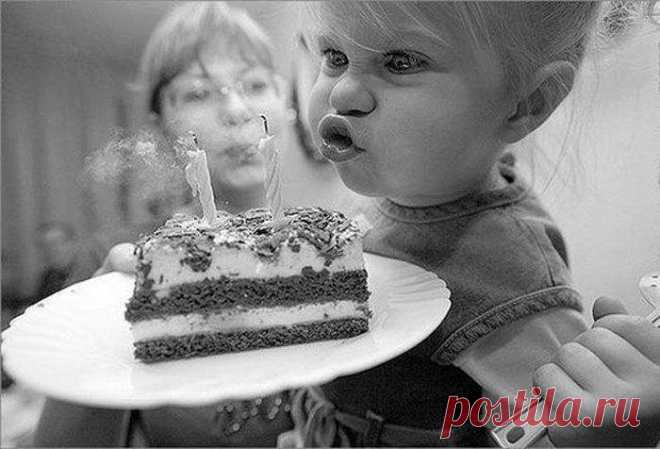 Почему мы задуваем свечи на торте в День рождения