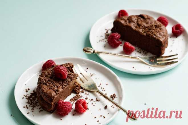 Этот шоколадный кето торт никогда не разочаровывает: нежный, насыщенный сливочный вкус любому придется по вкусу!