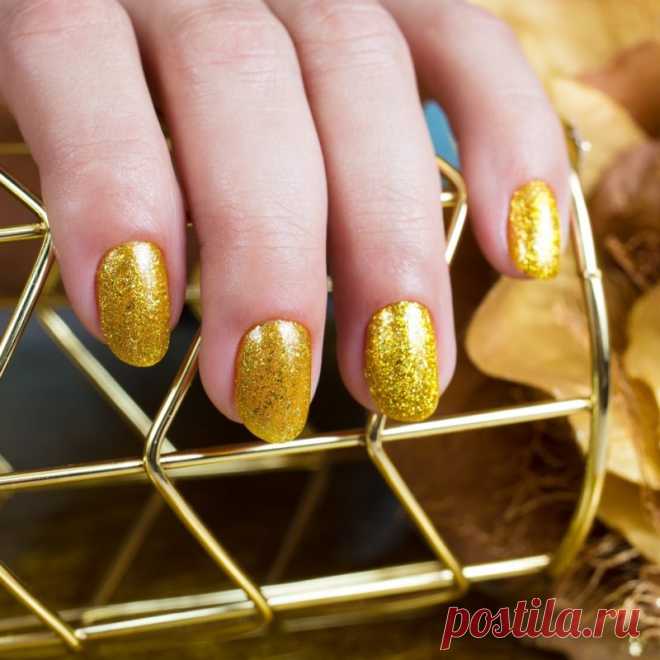 Золотой маникюр 2023 — 130+ фото: новинки и модные дизайны ногтей с золотым цветом