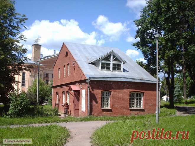 Старинный музейный домик в Пионерском парке Смоленска   ---   Old House In Smolensk  Free Stock Photo HD - Public Domain Pictures