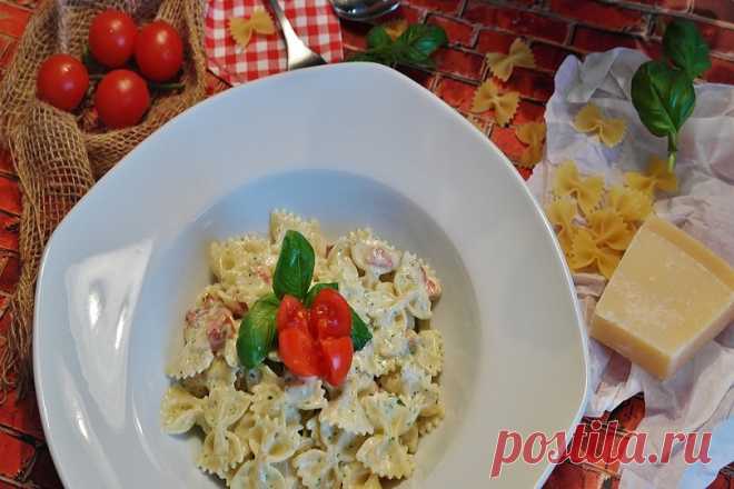 Pasta con crema di cavolfiore e panna: una vera delizia! Buonissimo primo piatto di pasta con crema di cavolfiore e panna, una ricetta semplice e particolare per utilizzare uno degli ortaggi tipici dell'inverno.