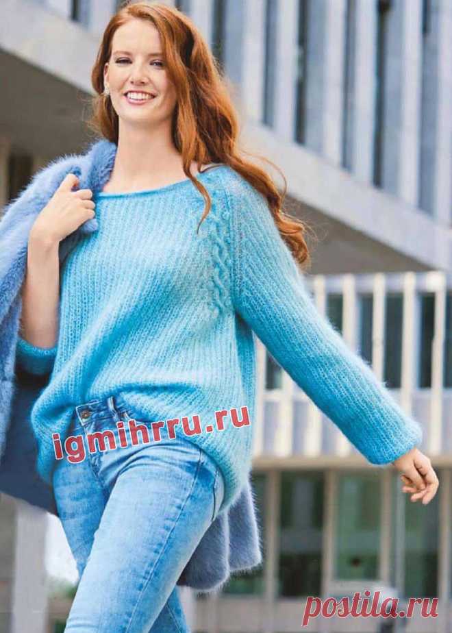Свободный мохеровый пуловер с регланными «косами»
