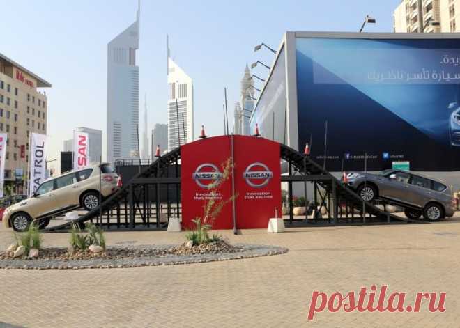 Dubai International Motor Show 2013 - 2013