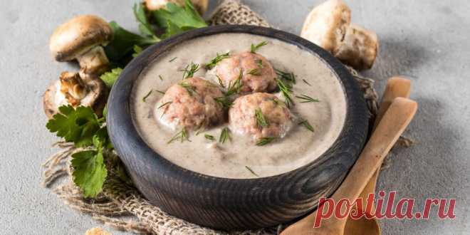Грибной крем-суп с фрикадельками: рецепт - Лайфхакер