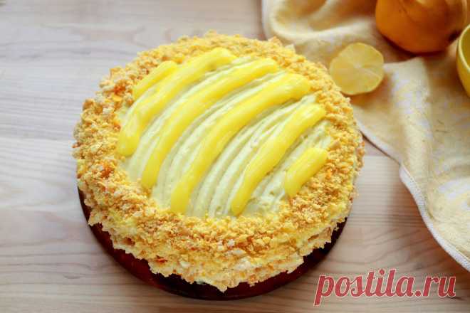Лимонный привкус в тортах придаём им свежий и яркий вкус. Предлагаем сегодня рецепт торта, в котором главную роль исполняет лимон, его сок и цедра.
