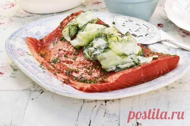 Beetroot-cured gravlax with cucumber salad