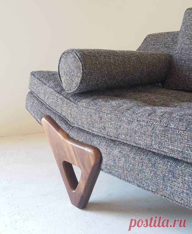 Публикация Total Design Furniture в Instagram • Авг 20 2017 в 9:19 UTC 141 отметок «Нравится», 3 комментариев — Total Design Furniture (@totaldesign_furniture) в Instagram: «Tweeds and walnut is even a better combo Guerro- Sofa Cordova Eclipse- fabric  #tweed #handmade…»