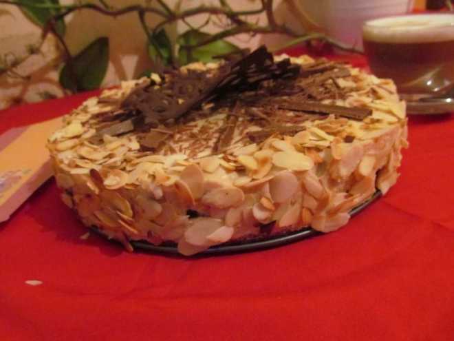 Миндальный торт с кофейным кремом и шоколадом -Tarta de almendras con crema de café y chocolate / Торты / Кукорама — вкусные рецепты!