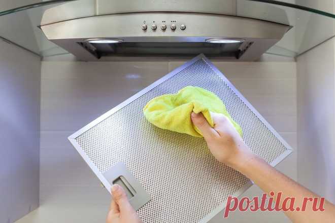 Как легко и просто отчистить от жира вытяжку? Вытяжки по-настоящему полезны и нужны людям каждый день. Но, спустя время вытяжка забьется жиром. Чтобы вытяжка хорошо работала, ее надо чистить время от времени. Прочистить вытяжку не так трудно...