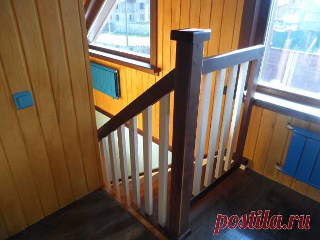 Современные технологии позволяют изготавливать качественные и надежные лестницы практически из любой породы дерева. Самым распространенным строительным материалом является сосна, она произрастает по всей территории России, поэтому и стоимость лестницы из этой породы дерева самая низкая на рынке.
Ответим на любые интерисующие ас вопросы по Т. 294-01-63