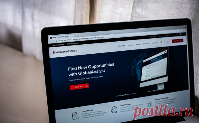 Брокер из США предупредил клиентов из России о рисках блокировки счетов. Interactive Brokers предупредила о возможных блокировках доступа к счетам клиентов из России и с территорий Украины, которые могут попасть под санкции. При этом брокер подчеркнул, что не будет нести ответственность за убытки