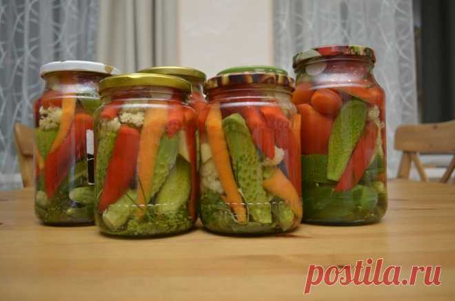 Овощное ассорти на зиму - рецепт пальчики оближешь Самое вкусное овощное ассорти на зиму – рецепт пальчики оближешь. Как приготовить овощное ассорти из того, что есть под рукой.