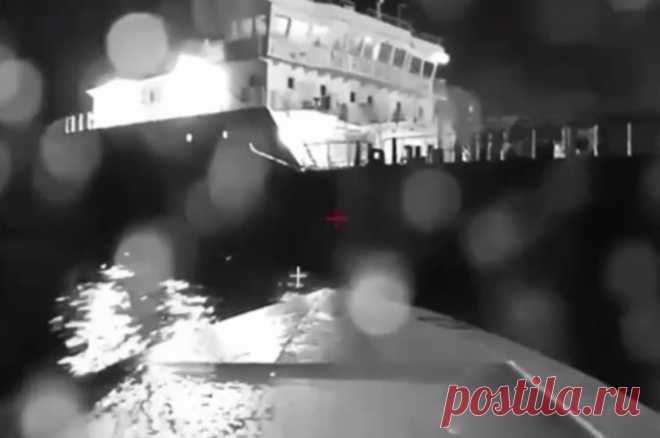 Киев признал, что силы РФ научились противодействовать морским дронам ВСУ. Командующий ВСУ Неижпапа заявил, что в конфликте вскоре наступит этап «очень тяжелых дроновых сражений».
