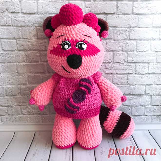 PDF Енот Соня крючком. FREE crochet pattern; Аmigurumi animal patterns. Амигуруми схемы и описания на русском. Вязаные игрушки и поделки своими руками #amimore - енот из Мимимишек, енотик из мультфильма Ми-ми-мишки.
