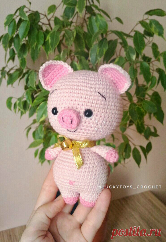 PDF Малыш Хрю. FREE amigurumi crochet pattern. Бесплатный мастер-класс, схема и описание для вязания игрушки амигуруми крючком. Вяжем игрушки своими руками! Свинка, поросенок, pig, piglet, piggy, свинья, поросёнок, schwein, porco. #амигуруми #amigurumi #amigurumidoll #amigurumipattern #freepattern #freecrochetpatterns #crochetpattern #crochetdoll #crochettutorial #patternsforcrochet #вязание #вязаниекрючком #handmadedoll #рукоделие #ручнаяработа #pattern #tutorial #häkeln #amigurumis