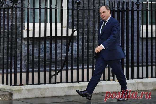 Главы МИД и Минобороны Британии сохранили посты в правительстве Сунака. Глава Минфина Джереми Хант тоже останется на старом посту. Правительство покинули несколько других чиновников, включая министра юстиции Брэндона Льюиса — его должность займет Доминик Рааб