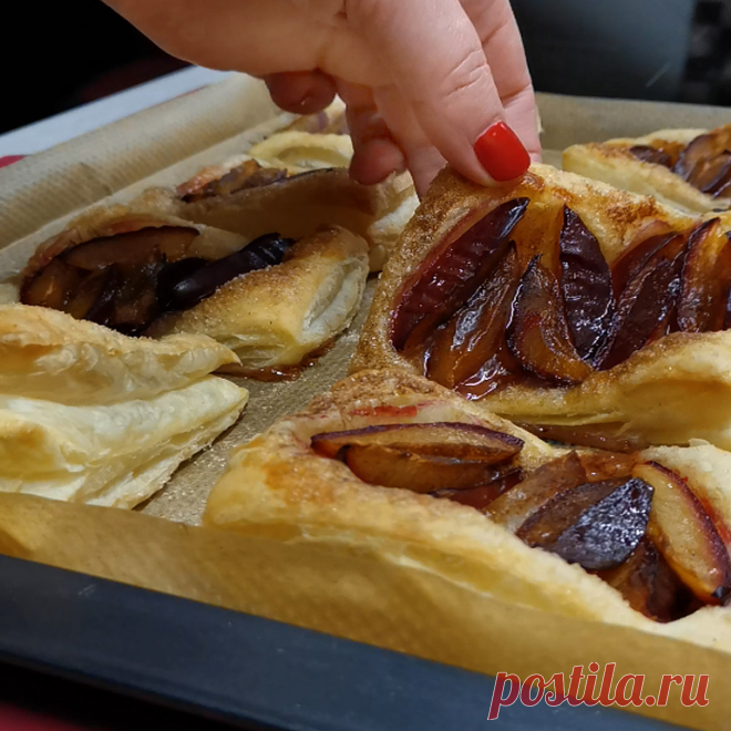 Эта выпечка со сливами покоряет всех и каждого, изумительной красоты и вкусноты. Рецепт простейший, 5 минут и уже в духовке | Розовый баклажан | Дзен