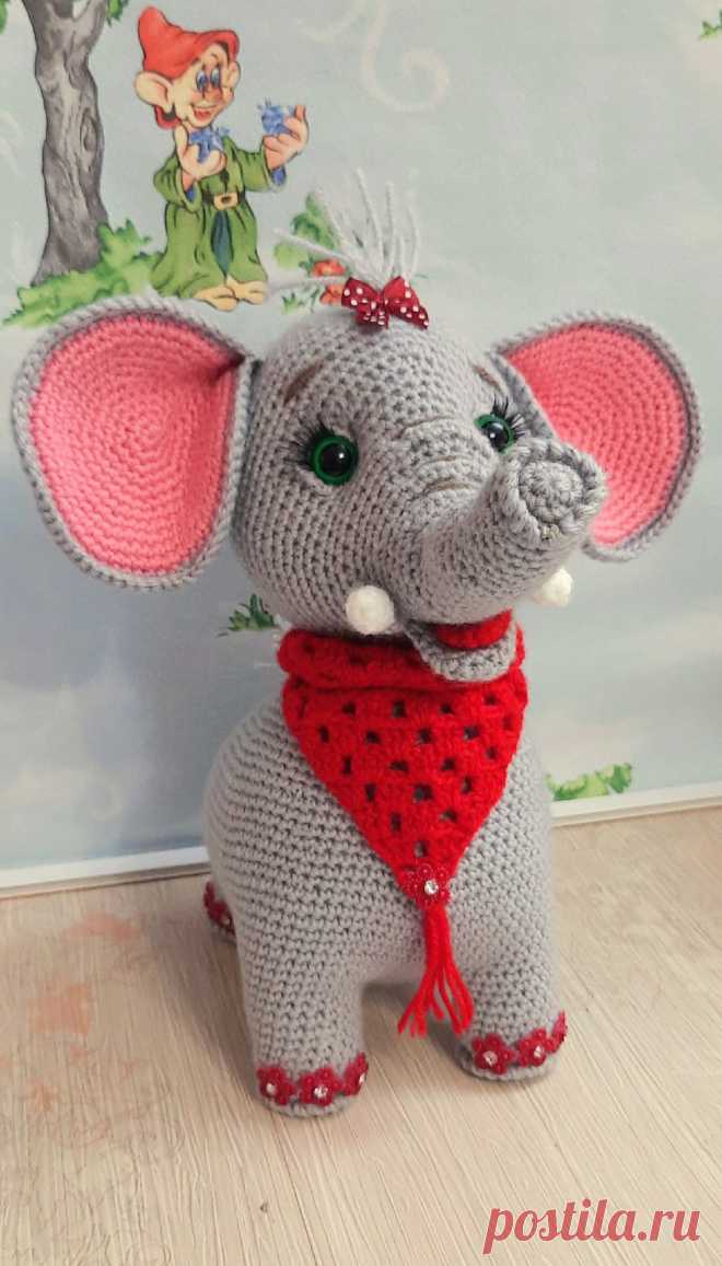 PDF Слоняшка Дашка крючком. FREE crochet pattern; Аmigurumi animal patterns. Амигуруми схемы и описания на русском. Вязаные игрушки и поделки своими руками #amimore - слон, слонёнок, слоник, слониха, слоненок, слоняш.