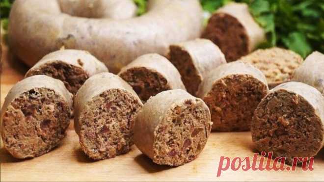Вкусная колбаса «Ливерная» по-деревенски.
Домашняя ливерная колбаса получается очень вкусной и, конечно же, не идет ни в какое сравнение с магазинной.
Процесс приготовления совсем не сложный.
Попробуйте и Вы не пожалеете.
ИНГРЕДИЕНТЫ
Сало с мясом на кости – 1 кг.
Печень – 800 грамм
Легкие – 800 грамм
Сердце – 800 грамм
Чеснок – 5-6 зуб
Соль – по вкусу
Перец черный – по вкусу
СПОСОБ ПРИГОТОВЛЕНИЯ
Отварим печень, легкие, сердце, сало с мясом, обязательно солим.
Дост...