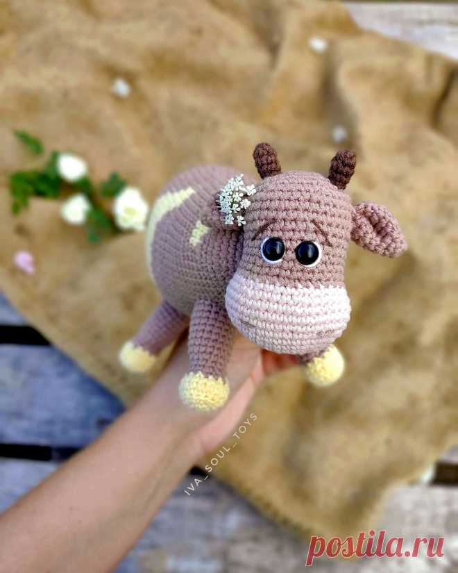 PDF Бычок Бени крючком. FREE crochet pattern; Аmigurumi toy patterns. Амигуруми схемы и описания на русском. Вязаные игрушки и поделки своими руками #amimore - корова, коровка, телёнок, бык, бычок из обычной пряжи.